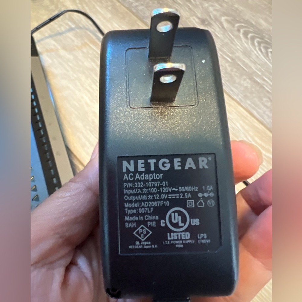 NETGEAR Cable Modem cm1000 - Picture 6 of 7